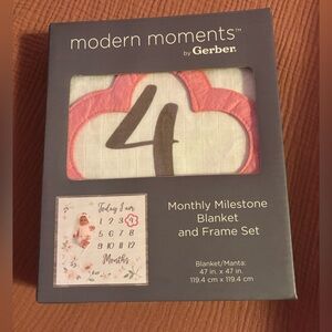 Gerber Modern Moments Milestone Blanket Set - Pink and White